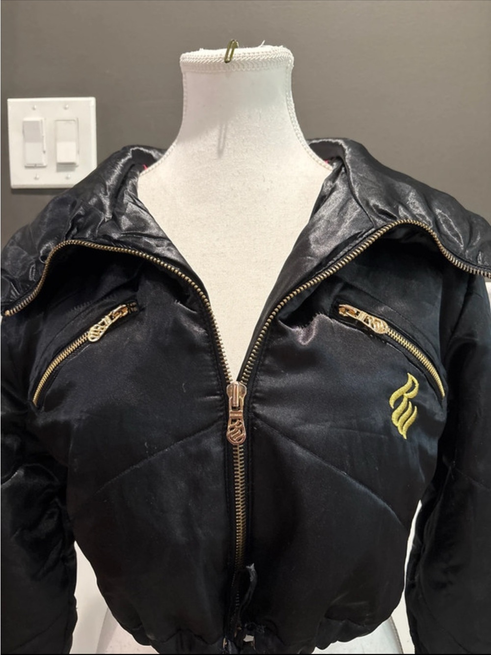 Rocawear Black Cropped Hooded Bomber Jacket with Pink Lining - Picture 6 of 10